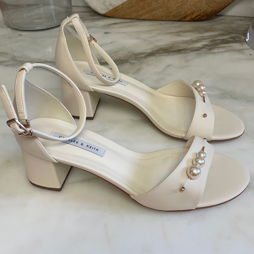 Pearl-embellished block heels